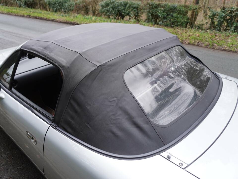 Afbeelding 18/23 van Mazda MX-5 1.8 (1997)