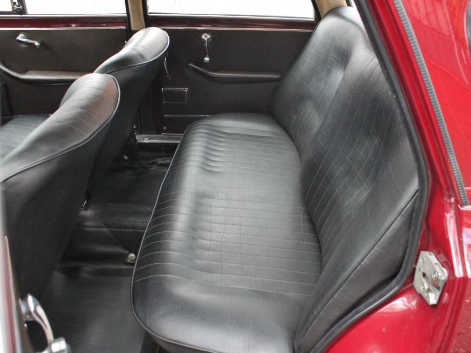 Image 11/17 de Alfa Romeo Giulia 1300 TI (1968)