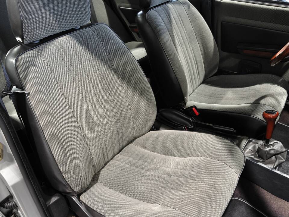 Image 28/49 of Alfa Romeo Alfetta 2.0 (1983)