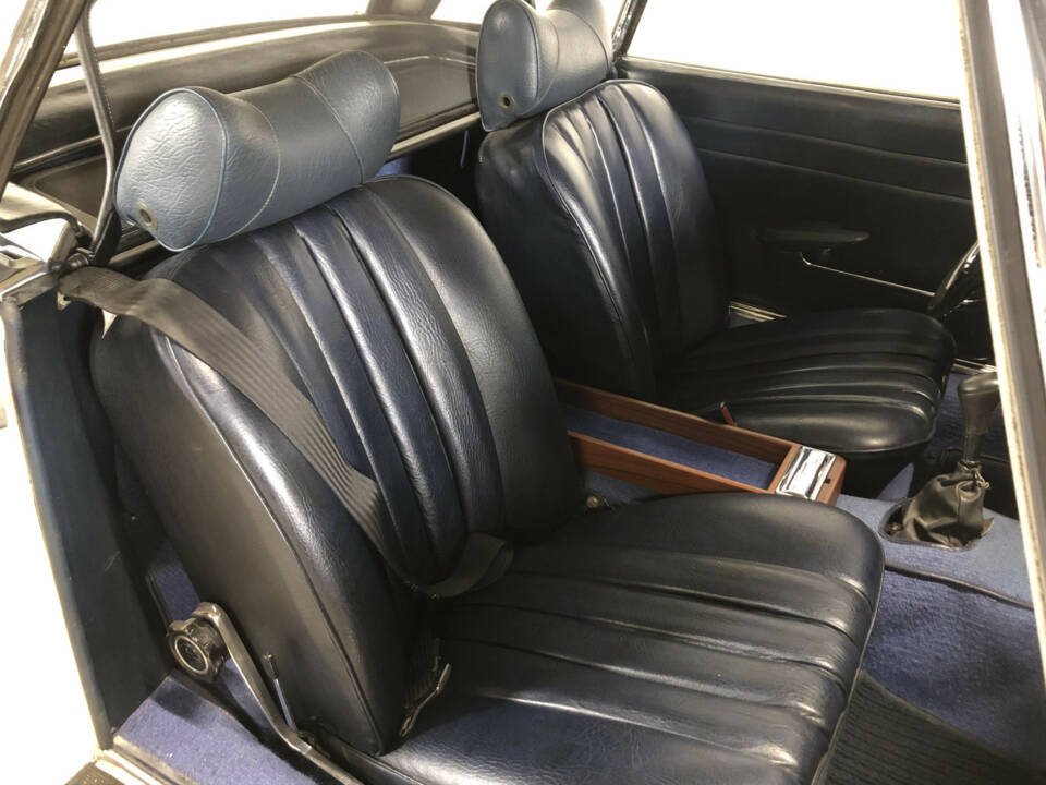 Image 20/25 of Mercedes-Benz 280 SL (1969)