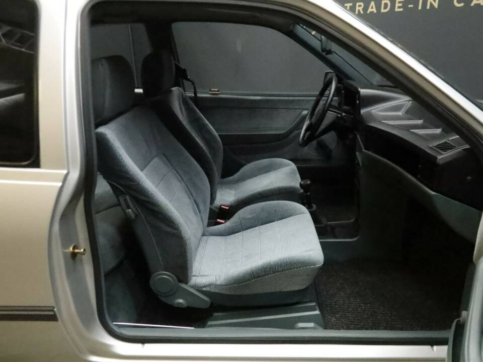 Afbeelding 49/50 van Opel Kadett 2,0i GSi (1988)