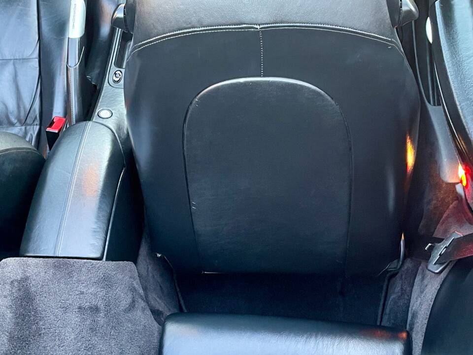 Bild 32/55 von Porsche 911 Carrera (1998)