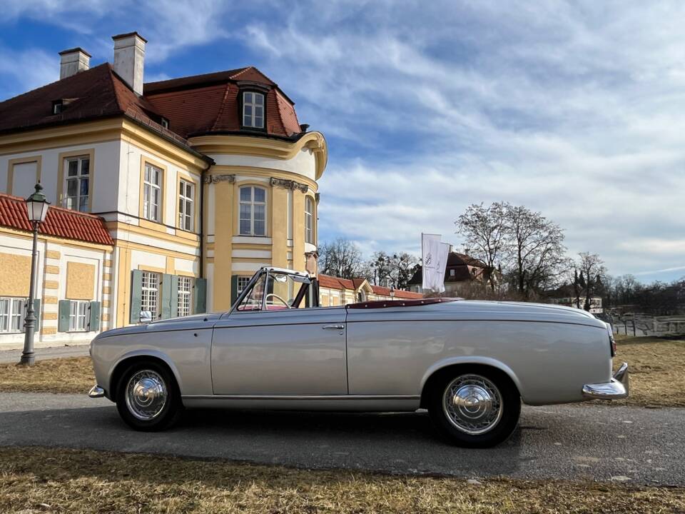 Immagine 39/87 di Peugeot 403 Cabriolet (1958)