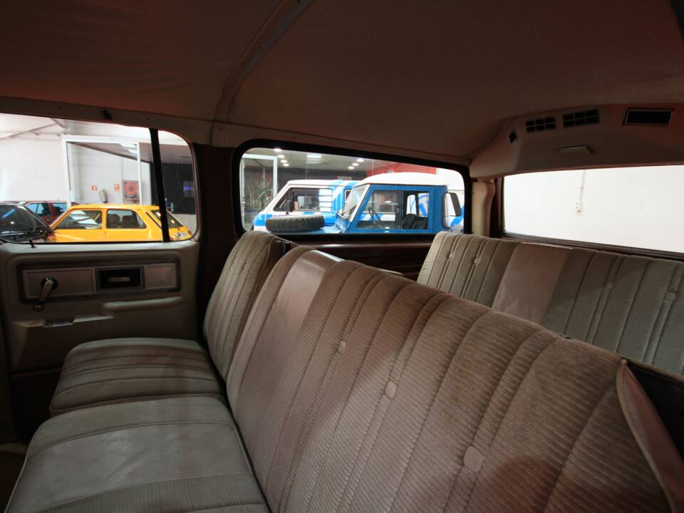 Bild 7/17 von GMC Suburban Sierra (1979)