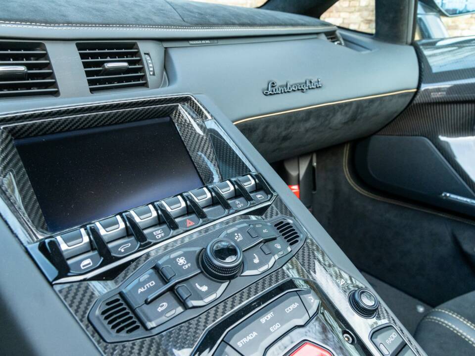 Bild 16/50 von Lamborghini Aventador LP 770-4 SVJ Roadster (2020)