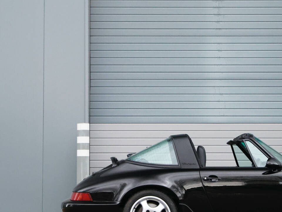 Image 29/57 of Porsche 911 Carrera 4 (1992)