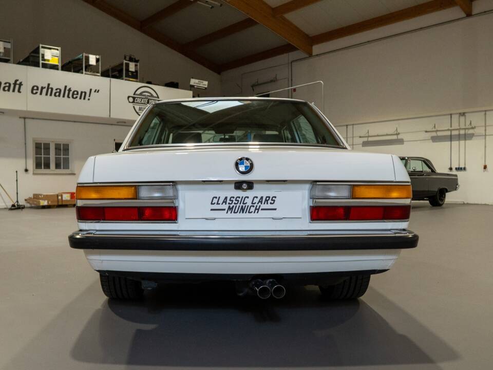 Afbeelding 4/52 van BMW 528i (1984)