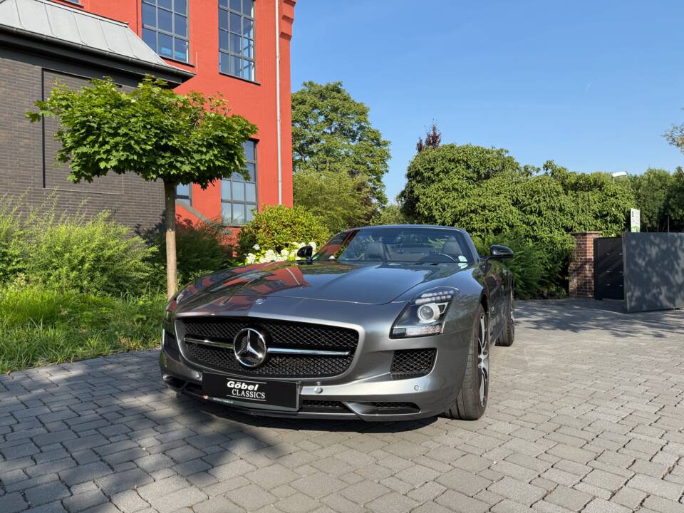 Image 5/40 of Mercedes-Benz SLS AMG GT Roadster (2013)