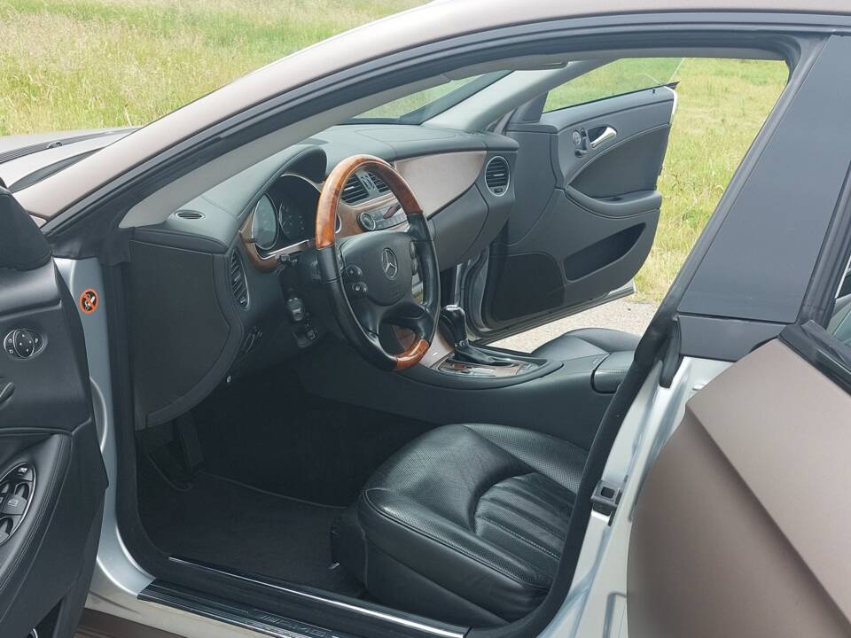 Bild 4/5 von Mercedes-Benz CLS 500 (2004)