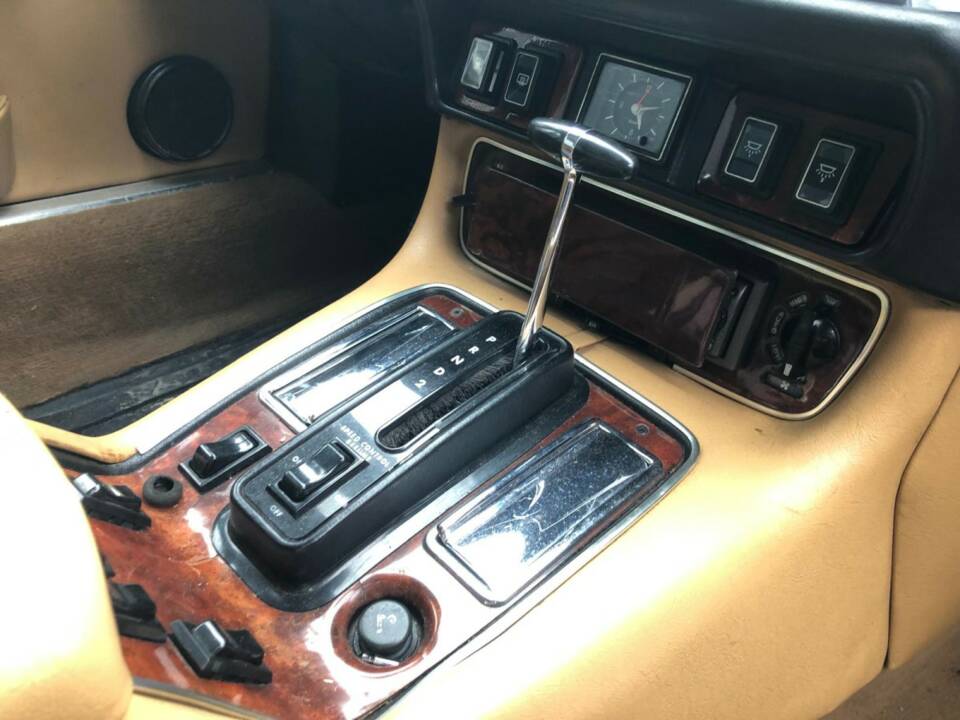 Image 3/6 de Jaguar XJ 6 4.2 (1979)
