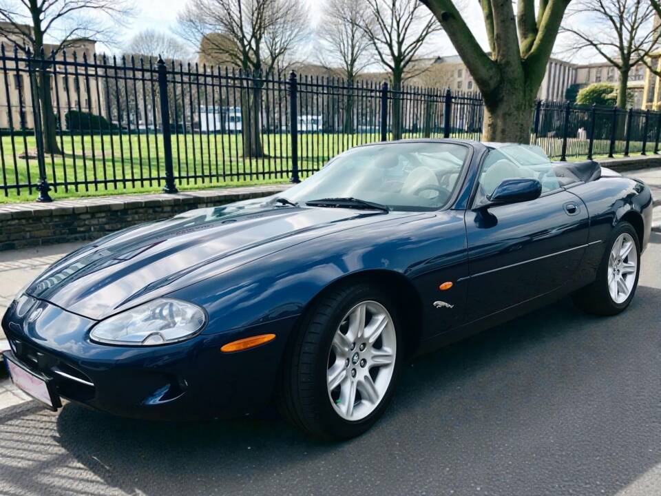 Bild 1/13 von Jaguar XK8 4.0 (1999)