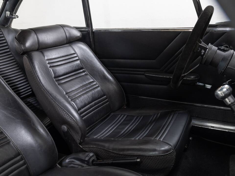 Imagen 18/36 de Alfa Romeo Giulia 1600 GT Junior (1973)
