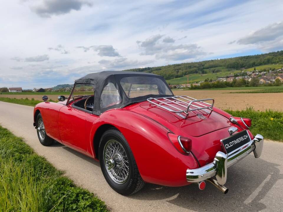 Image 6/24 of MG MGA 1500 (1959)