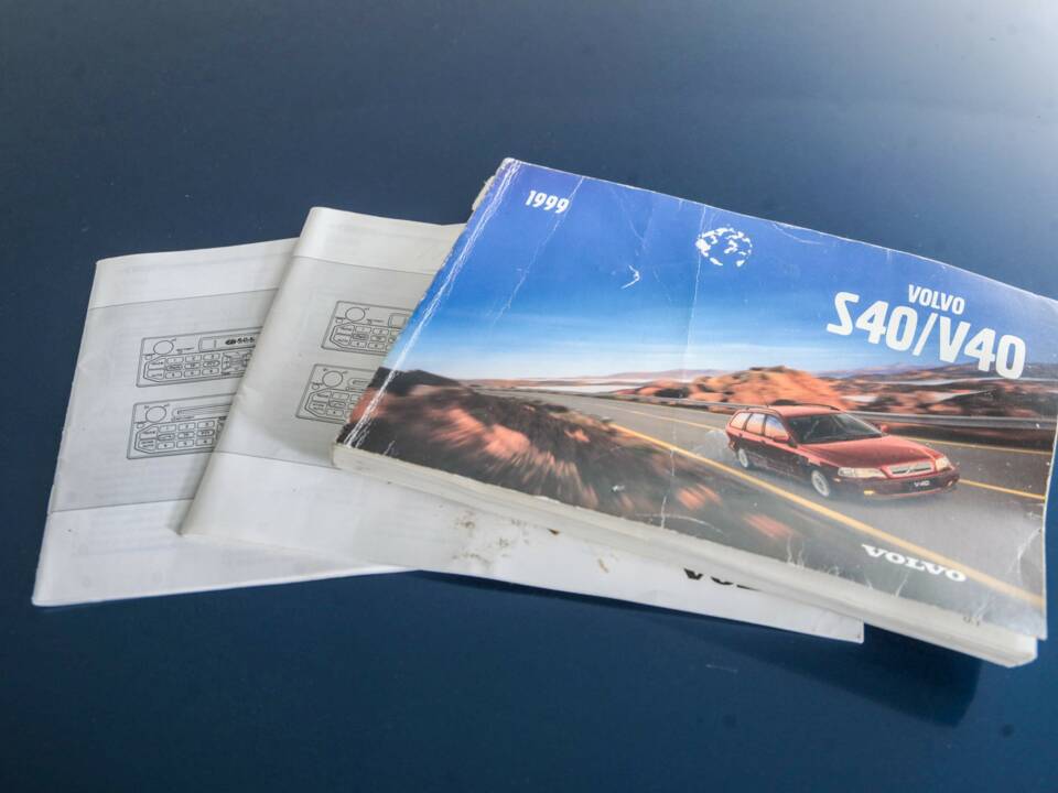 Image 27/29 of Volvo V40 2.0 16V (1999)