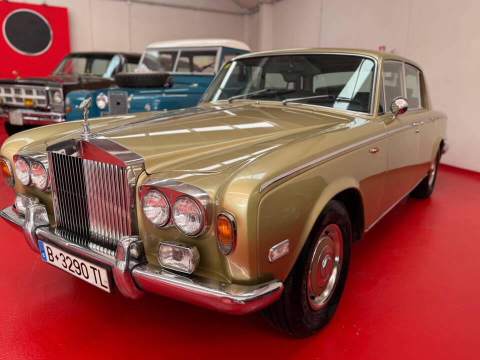 Image 4/23 of Rolls-Royce Silver Shadow I (1975)