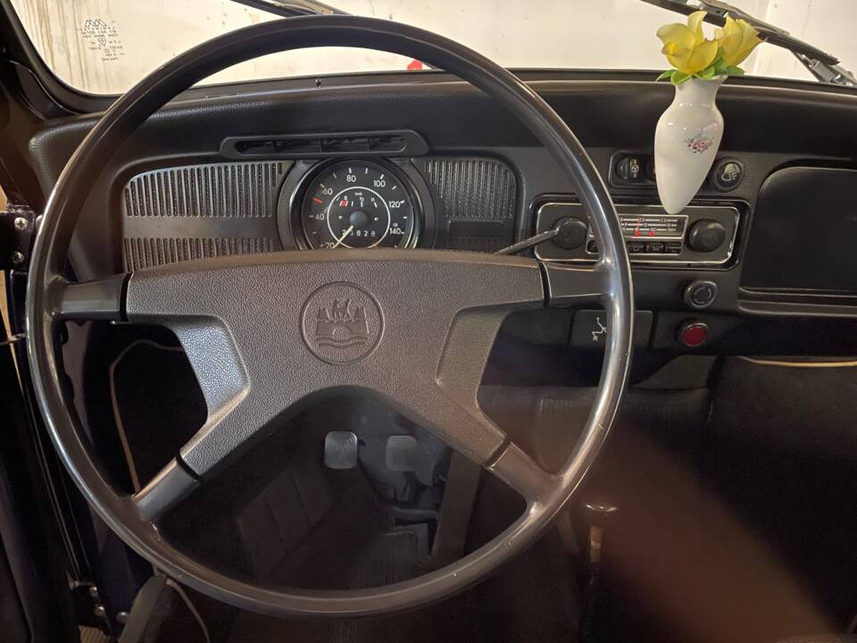 Immagine 6/17 di Volkswagen Maggiolone 1302 LS (1972)