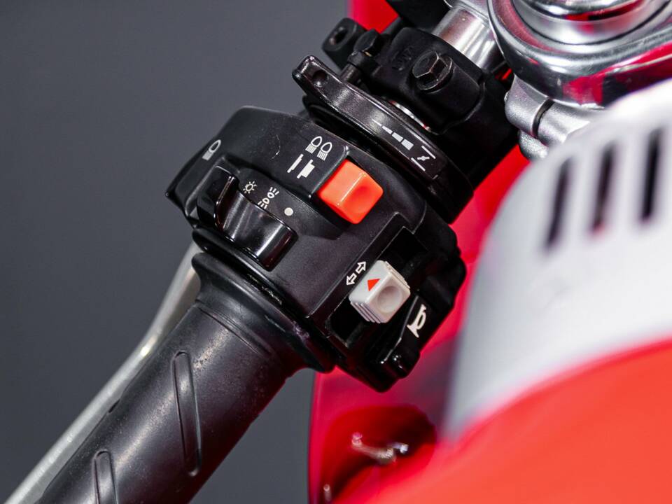Bild 28/46 von Ducati DUMMY (2002)