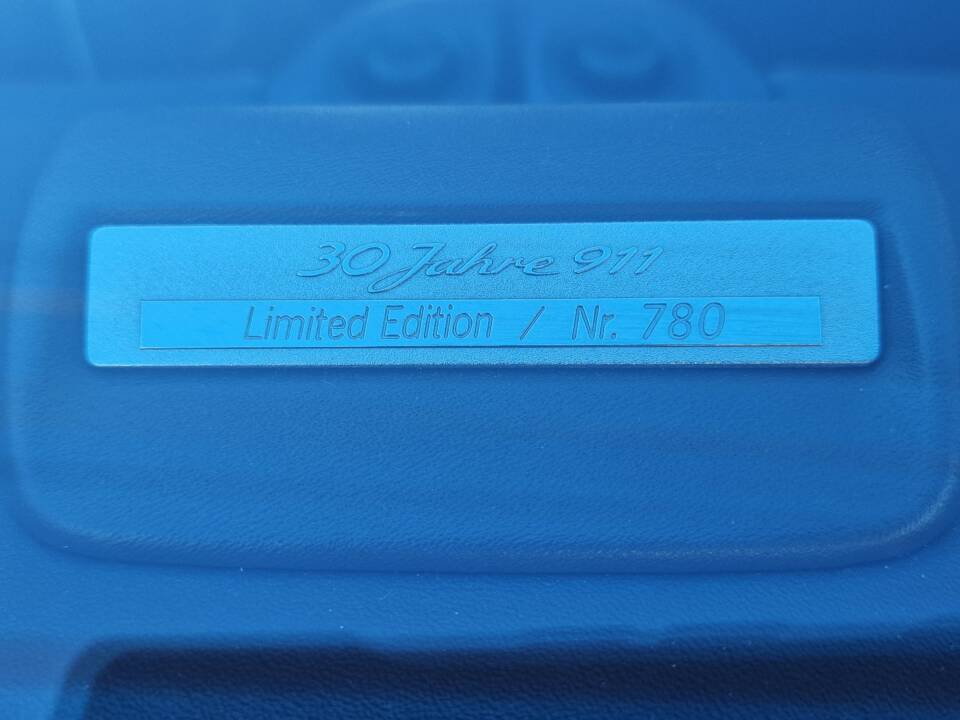 Imagen 6/17 de Porsche 911 Carrera 4 &quot;30 Jahre 911&quot; (1993)