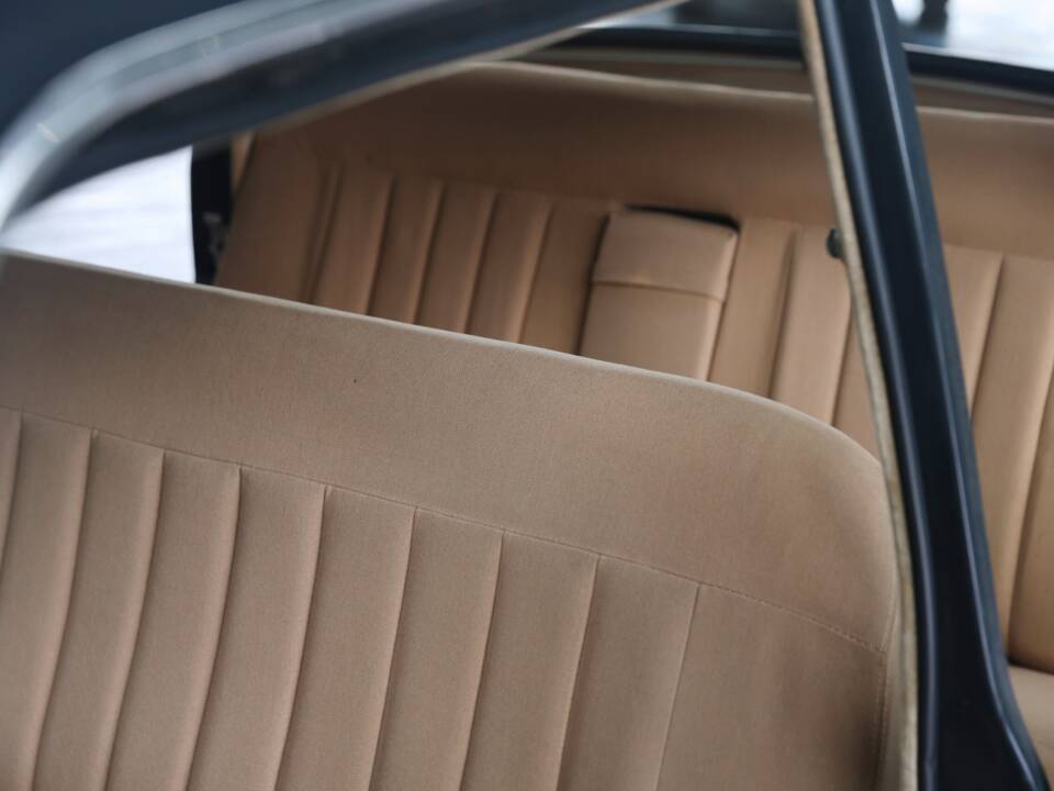 Image 23/50 of Lancia Flavia 1800 (1965)