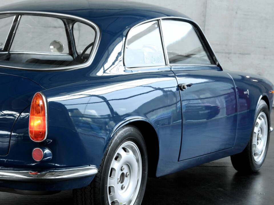 Image 13/50 de Alfa Romeo Giulia 1600 Sprint (1962)