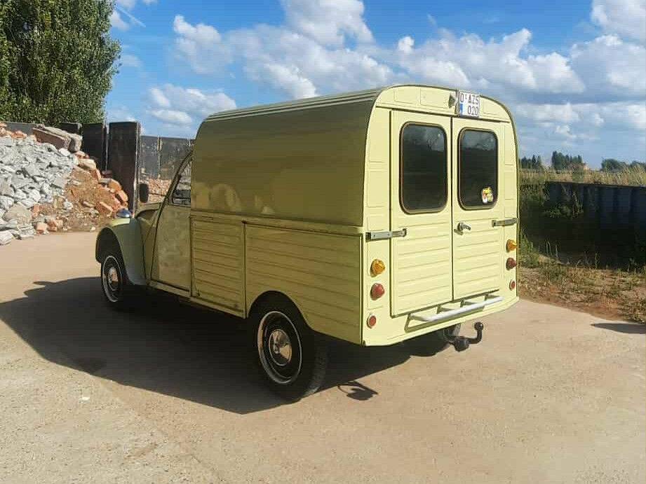 Image 6/8 of Citroën AK 400 (1975)