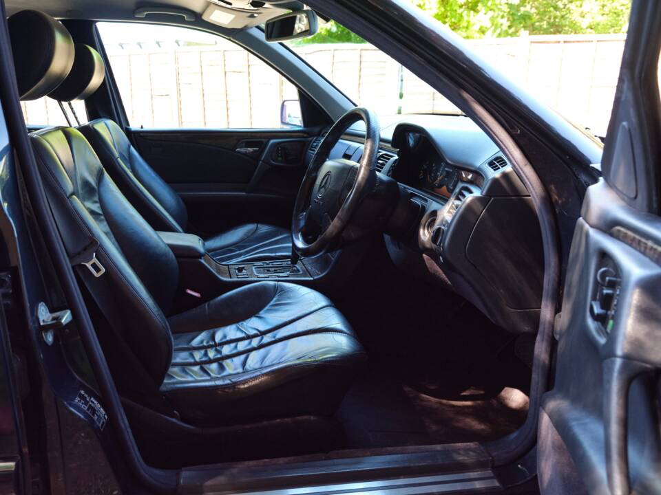 Immagine 47/50 di Mercedes-Benz E 55 AMG (1999)