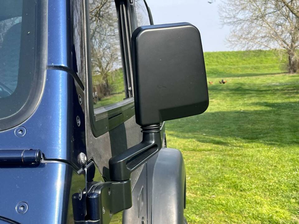 Bild 24/38 von Jeep Wrangler Sport Hardtop 2.5 (1997)