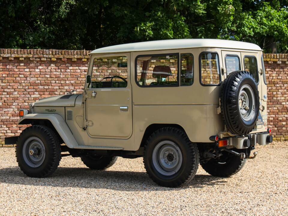 Bild 2/50 von Toyota Land Cruiser BJ 40 (1977)