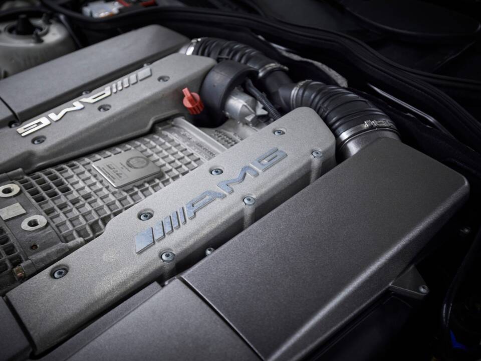 Image 94/99 de Mercedes-Benz SL 55 AMG (2005)
