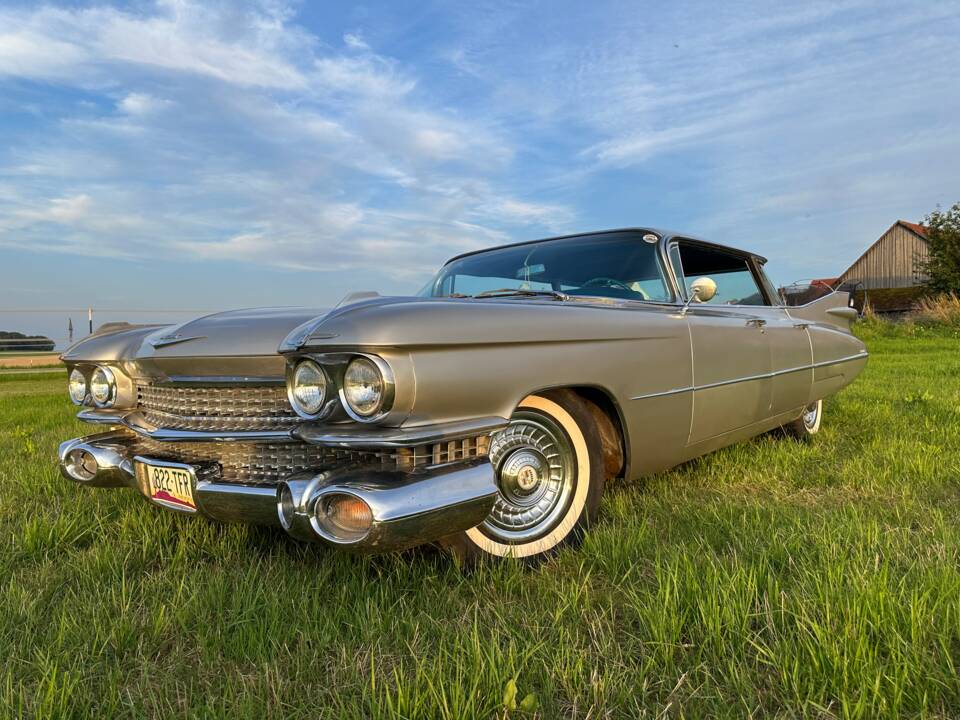 Bild 6/14 von Cadillac 62 Sedan DeVille (1959)