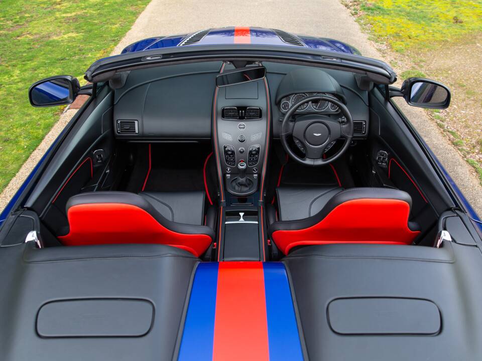 Bild 50/85 von Aston Martin V12 Vantage AMR Roadster (2018)