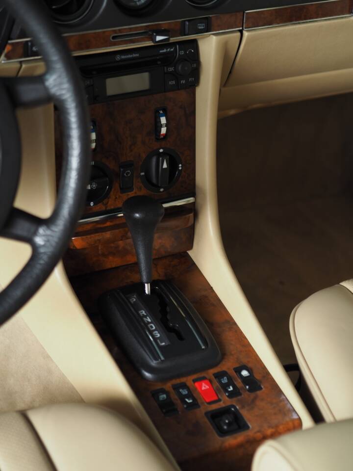 Immagine 42/51 di Mercedes-Benz 280 SL (1985)