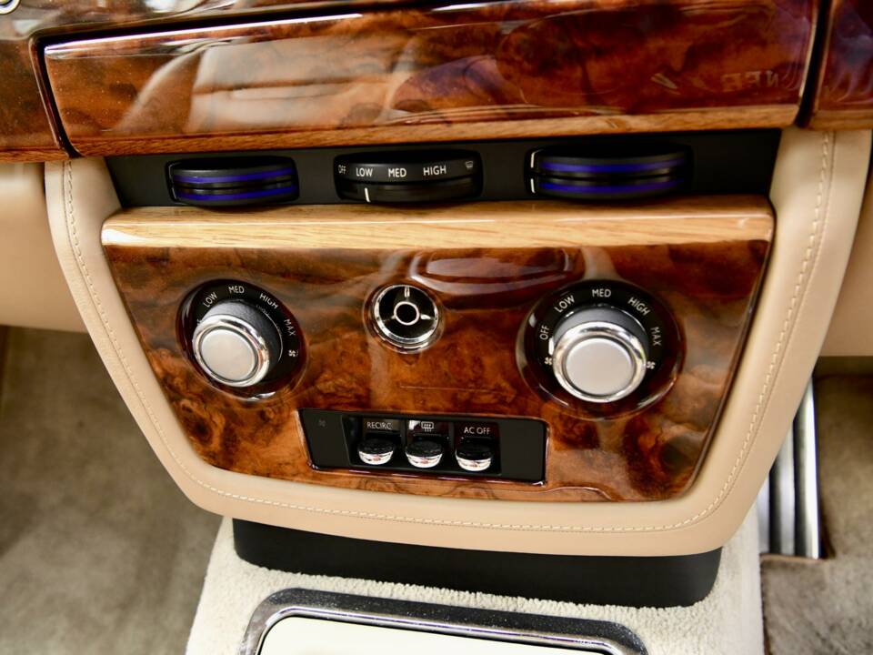 Immagine 43/50 di Rolls-Royce Phantom Coupé (2010)