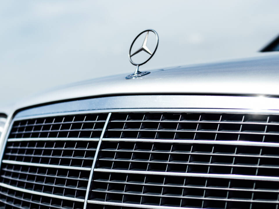 Image 25/57 de Mercedes-Benz 500 SE (1992)