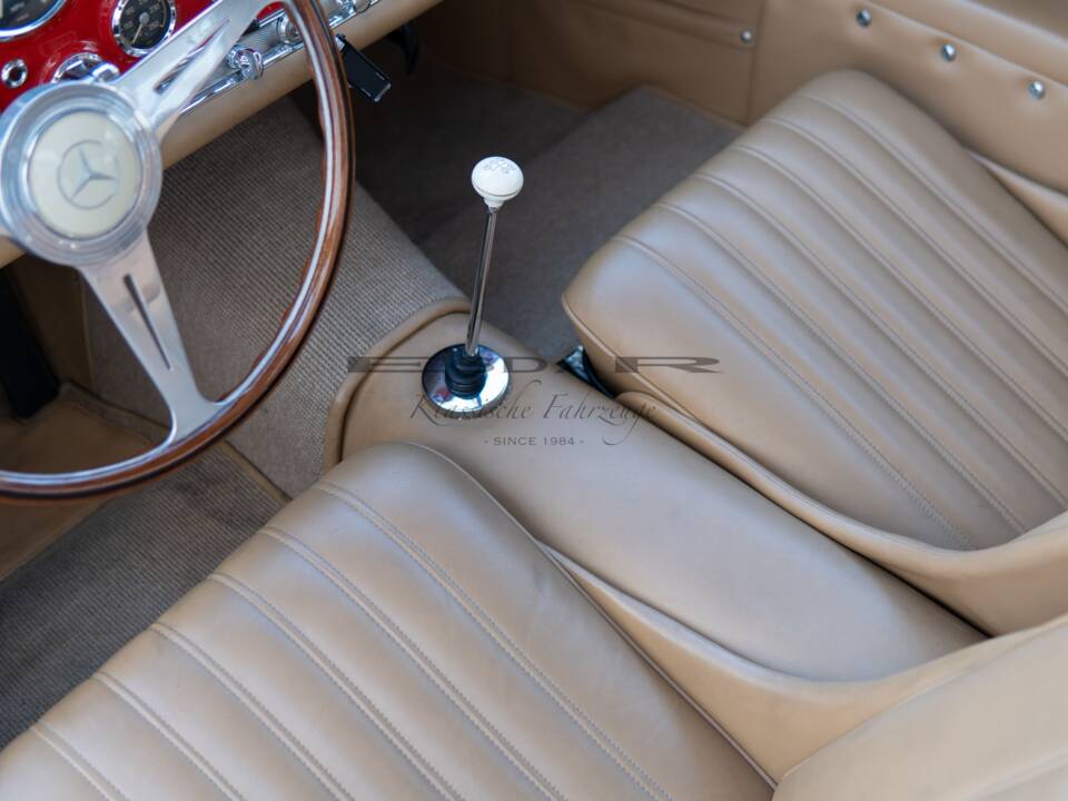 Image 38/49 of Mercedes-Benz 300 SL "Gullwing" (1955)