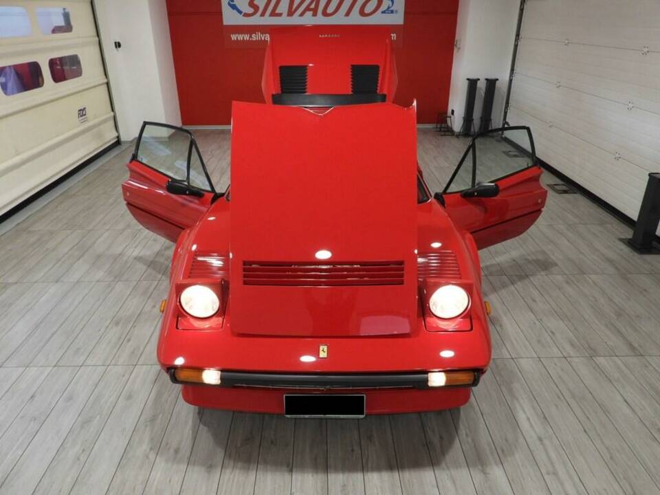 Immagine 11/15 di Ferrari 308 GTBi Quattrovalvole (1983)
