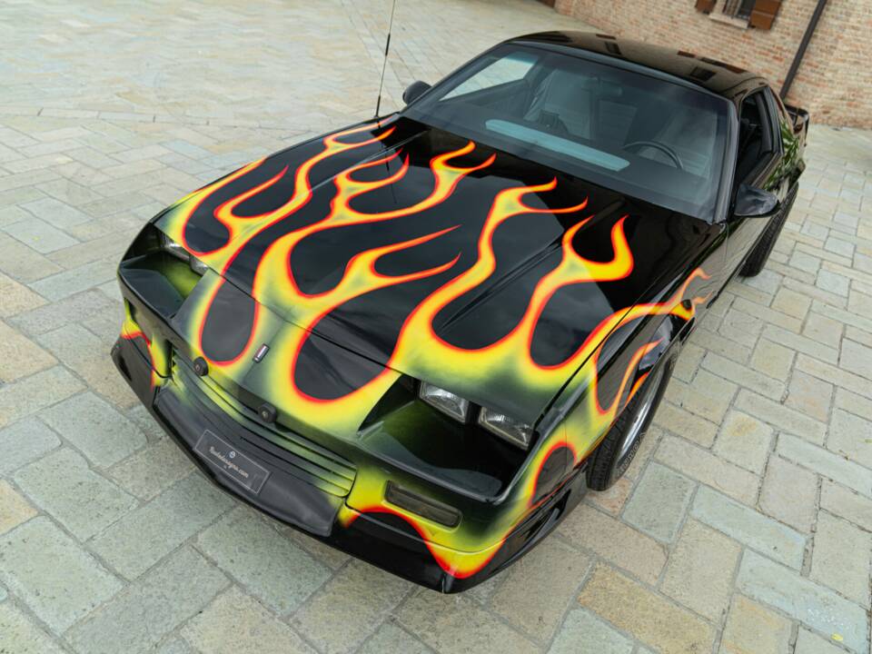 Bild 9/50 von Chevrolet Camaro Z28 (1992)