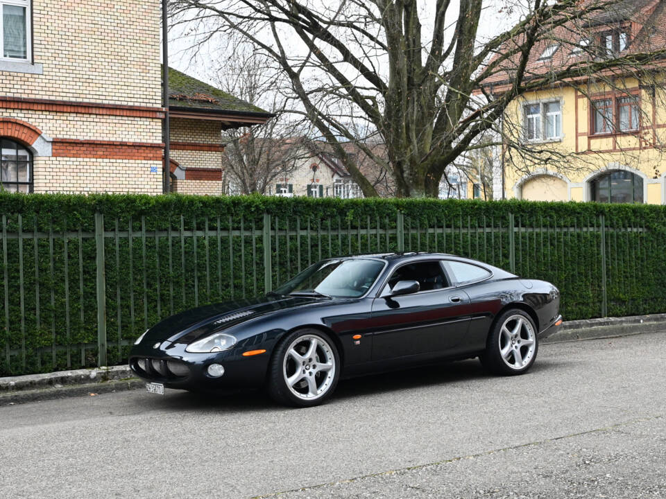 Image 34/51 of Jaguar XKR (2002)