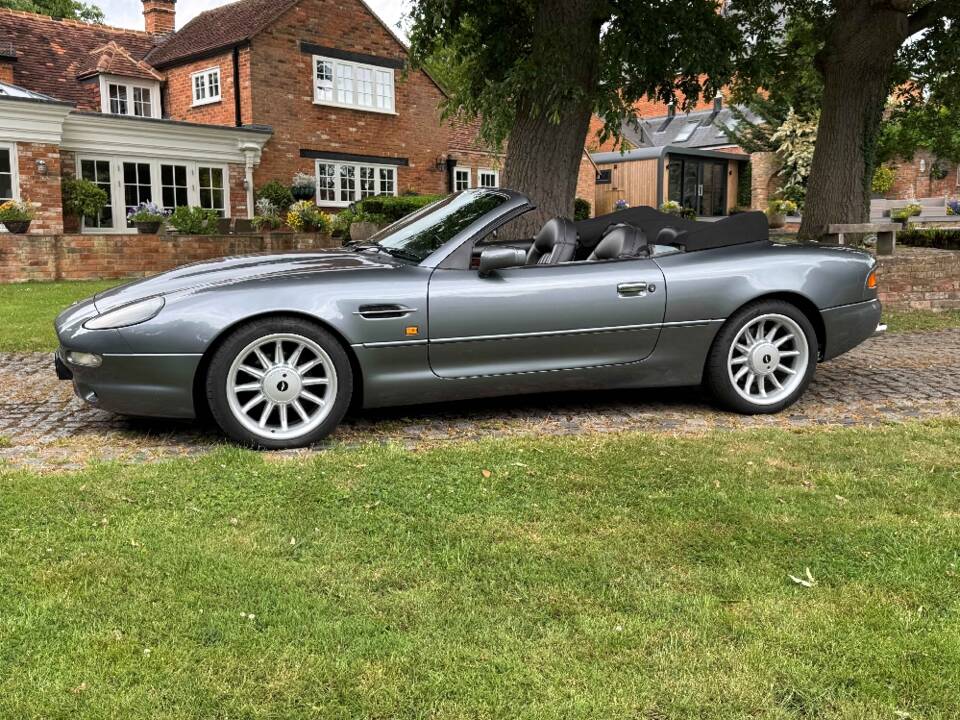 Image 9/28 of Aston Martin DB 7 Volante (1997)