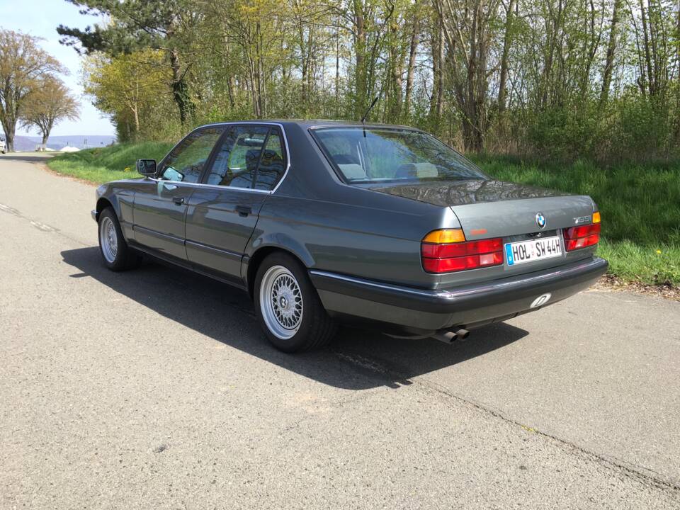 Image 7/22 of BMW 735i (1988)