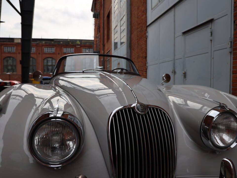 Image 20/91 of Jaguar XK 150 OTS (1958)