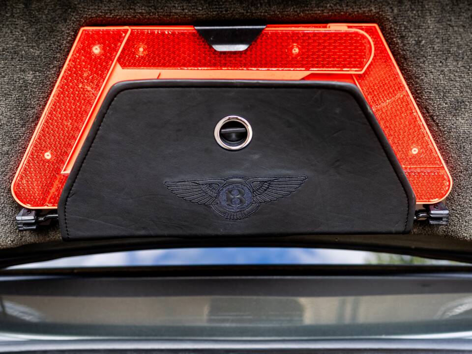 Image 38/50 de Bentley Continental GT (2004)