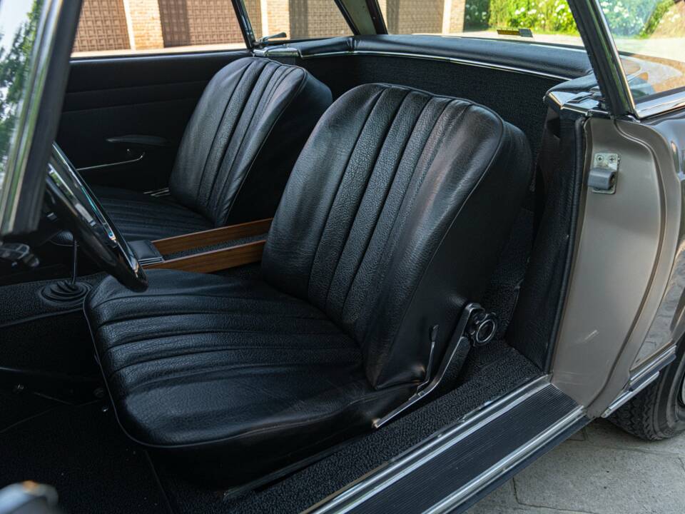 Image 46/50 de Mercedes-Benz 280 SL (1969)