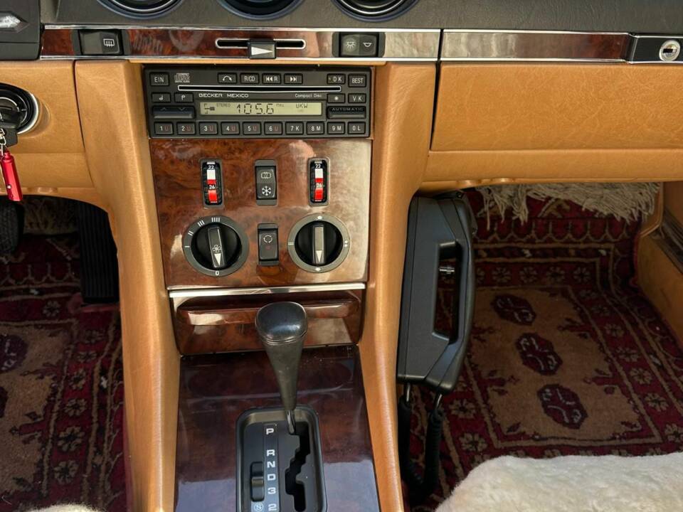 Image 14/20 of Mercedes-Benz 300 SL (1987)