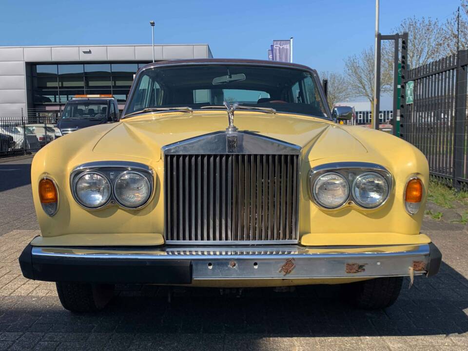 Image 2/8 of Rolls-Royce Silver Wraith II (1977)