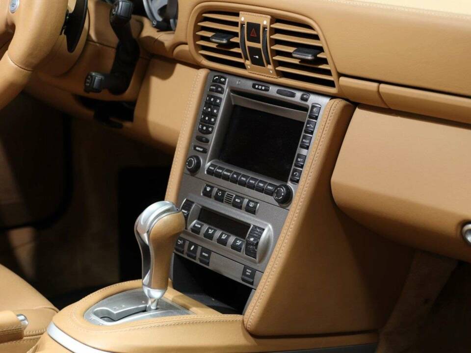 Image 17/30 of Porsche 911 Turbo (2006)