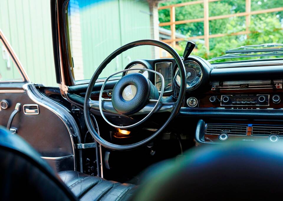 Image 173/188 of Mercedes-Benz 280 SE 3,5 (1971)