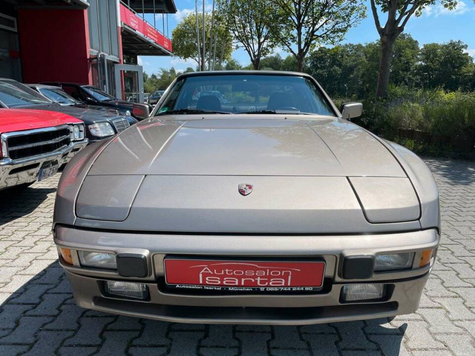 Image 4/20 of Porsche 944 (1983)