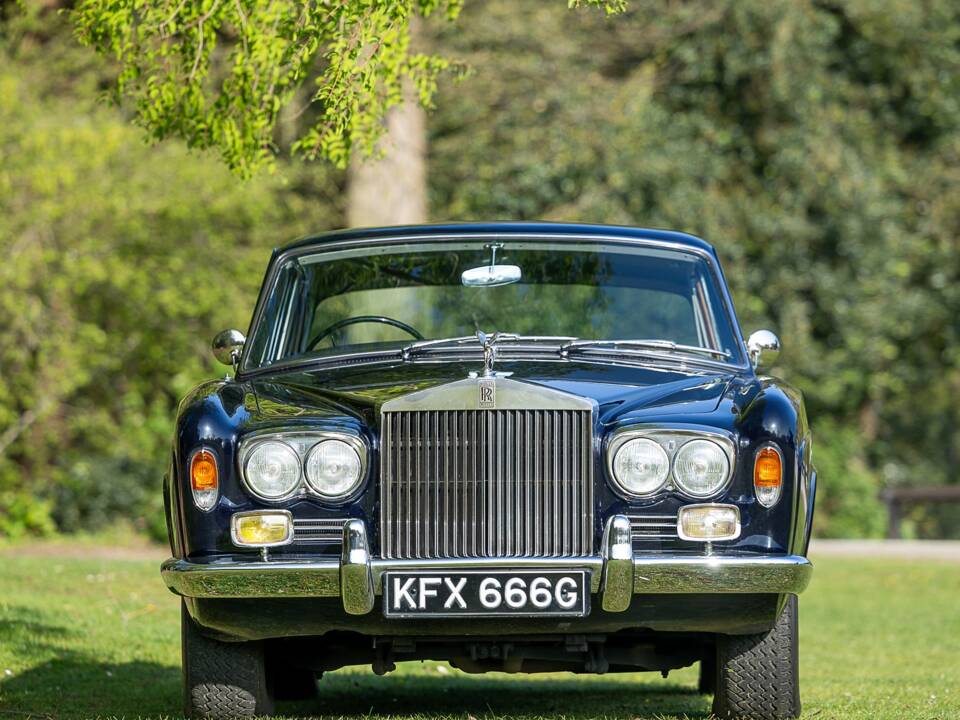 Image 12/50 of Rolls-Royce Silver Shadow I (1968)