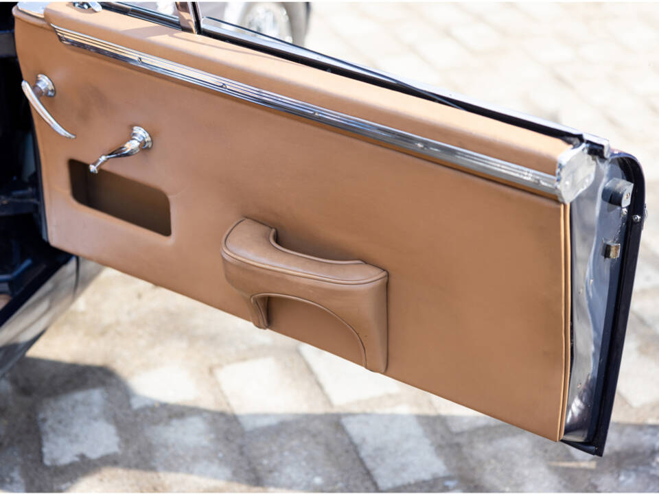 Image 17/50 of Aston Martin DB 2&#x2F;4 Mk I Vantage Convertible (1953)